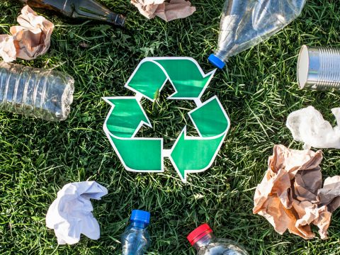 Greenwashing: Khi thu gom rác chỉ để quảng cáo xanh